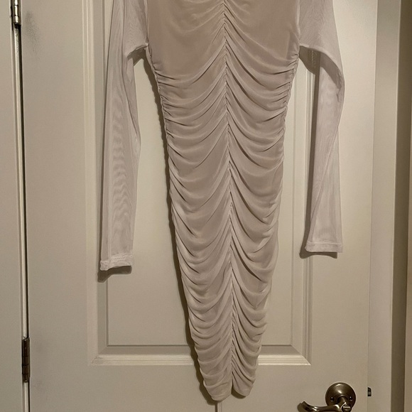 Fashion novas famous ruched dress never worn before - Picture 4 of 4